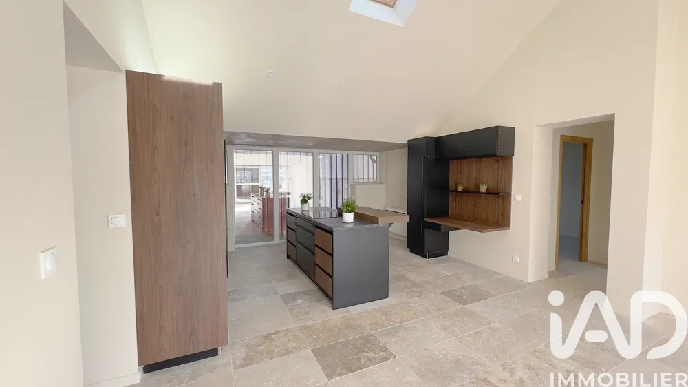 Кухиња; плочице, природно светло, реновиран