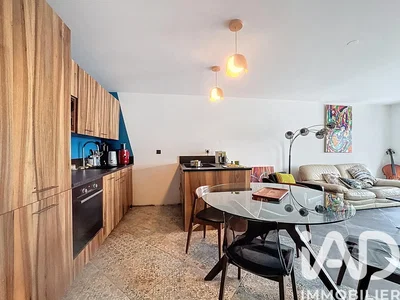 Kitchen; view, natural light