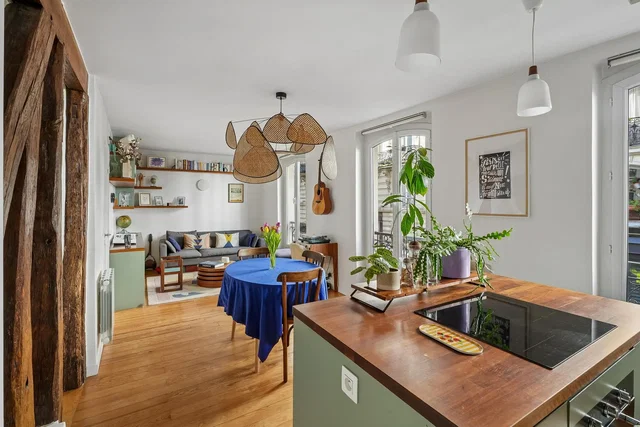 Kitchen; wood floor, natural light, modern style
