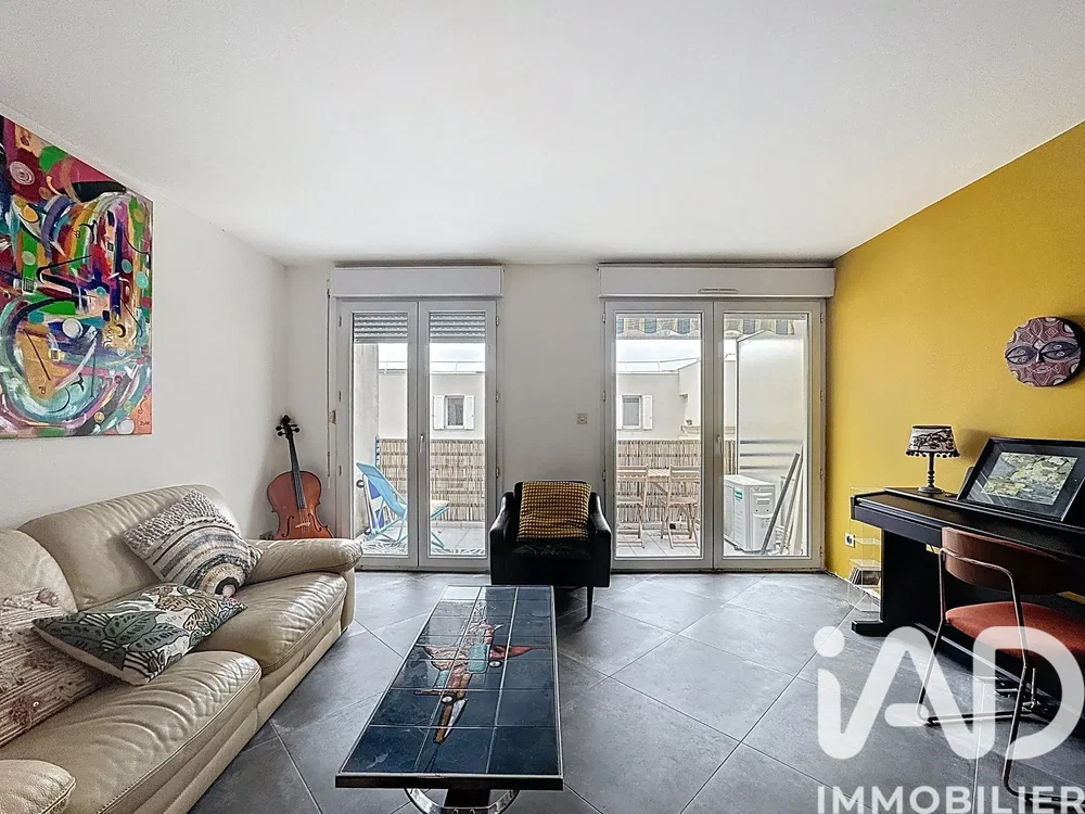 Living room; view, natural light, modern style