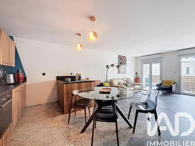 Living room; view, natural light