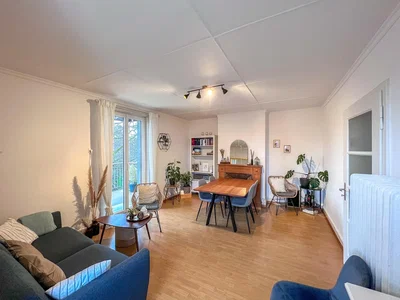 Dnevni boravak; prirodna svjetlost, moderan stil