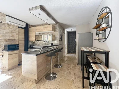 Küche; küchengeräte, tageslicht, moderner stil