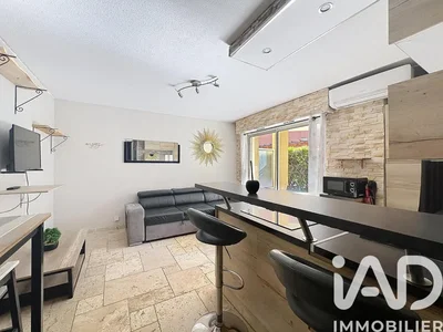Living room; tile floor, modern style, natural light