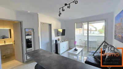 Oturma odası; manzara, doğal ışık, modern stil
