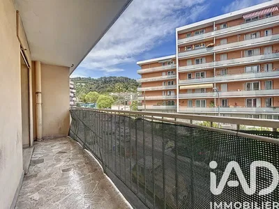 Balkon; manzara, fayans zemin