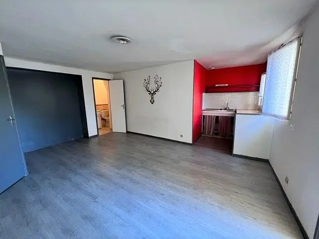 Salon; lumière naturelle, carrelage