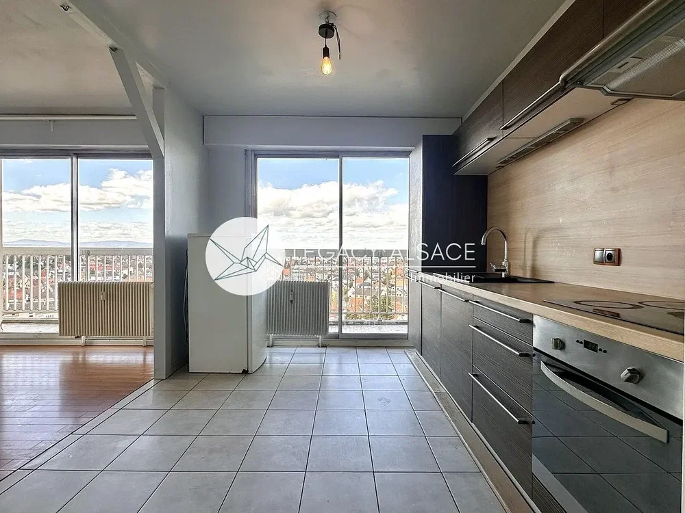 Küche; blick, küchengeräte, fliesenboden, tageslicht