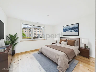 Schlafzimmer; holzboden, tageslicht, moderner stil
