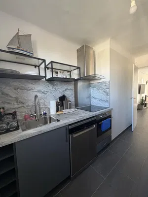 Mutfak; mutfak aletleri, fayans zemin, tadilatlı, doğal ışık, modern stil