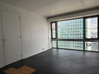 Дневна соба; поглед, плочице, природно светло