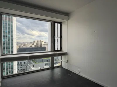 Дневна соба; поглед, плочице, природно светло