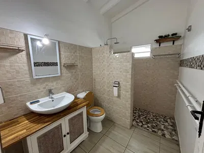 Badezimmer; fliesenboden, renoviert, tageslicht