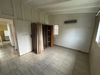 Schlafzimmer; fliesenboden