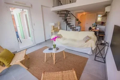 Wohnzimmer; tageslicht, moderner stil