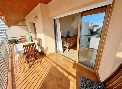 Terraza; vista, suelo de baldosas
