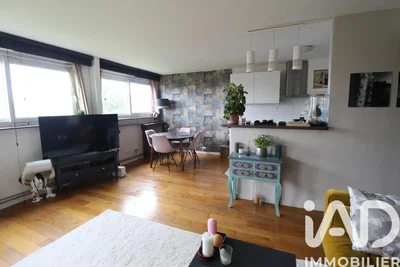 Salon; lumière naturelle, parquet, style moderne