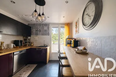 Mutfak; mutfak aletleri, doğal ışık, modern stil