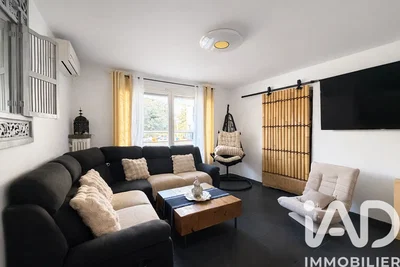 Dnevni boravak; prirodna svjetlost, moderan stil