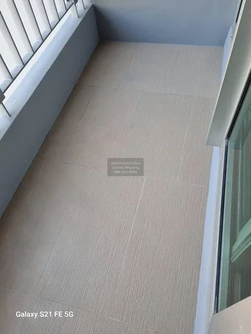 Balkon; fliesenboden
