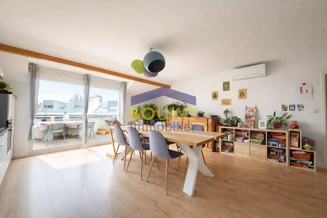 Salon; vue, lumière naturelle, style moderne