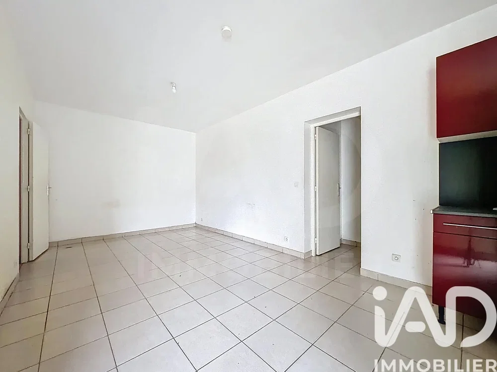 Ostale; pločice, potrebna renovacija