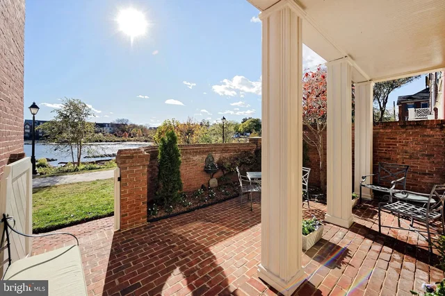 Terrace; view, natural light