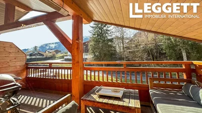 Terrasse; vue, poutres en bois, parquet, lumière naturelle