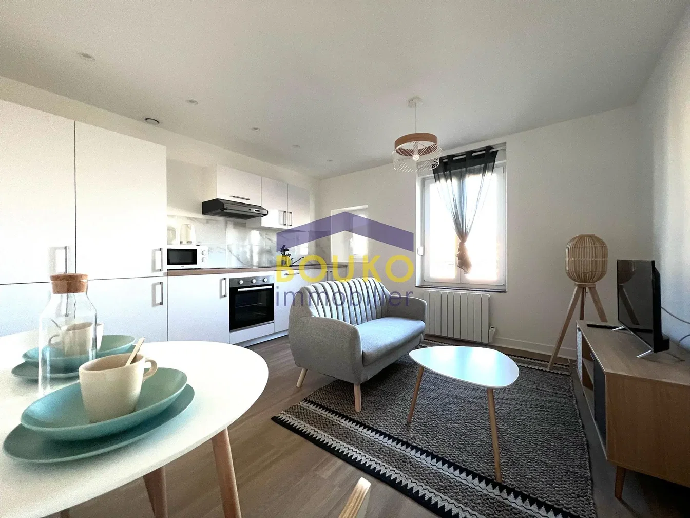 Wohnzimmer; küchengeräte, tageslicht, moderner stil