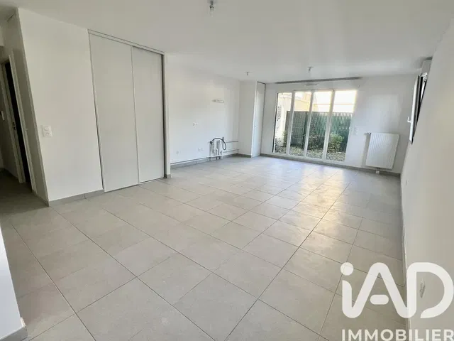 Living room; tile floor, natural light