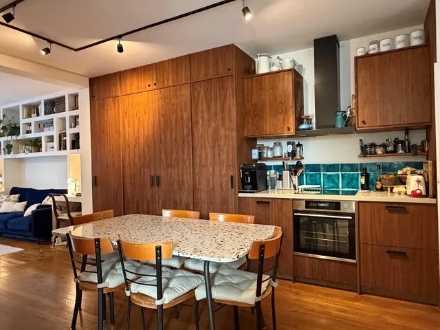 Kitchen; wood floor, modern style