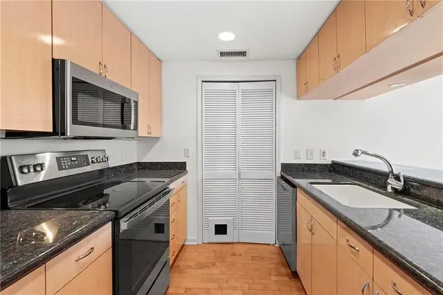 Kitchen; kitchen appliances, tile floor