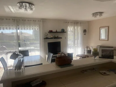Salon; lumière naturelle, vue