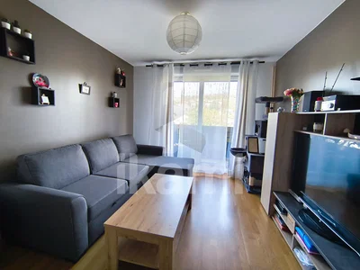 Salon; lumière naturelle, parquet, style moderne