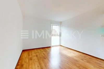 Schlafzimmer; holzboden, tageslicht