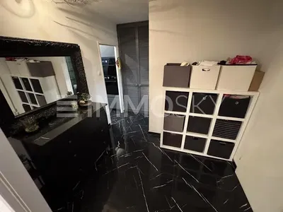 Гардероба; плочице, реновиран