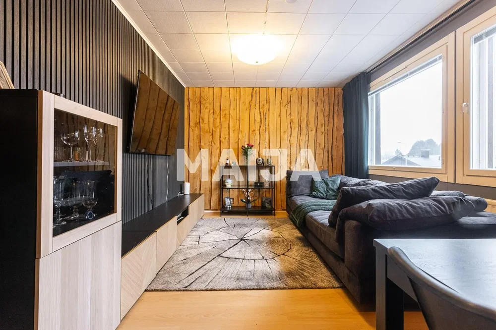 Obývací pokoj; výhled, přirozené světlo, moderní styl