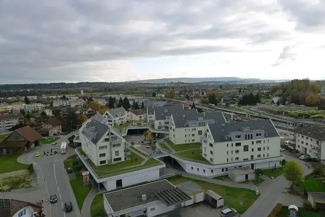 Dům a okolí; výhled