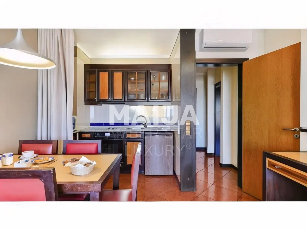 Kuchyně; kuchyňské spotřebiče, dlažba