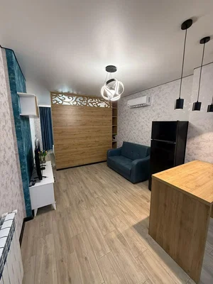 Oturma odası; modern stil, ahşap zemin, doğal ışık, tadilatlı