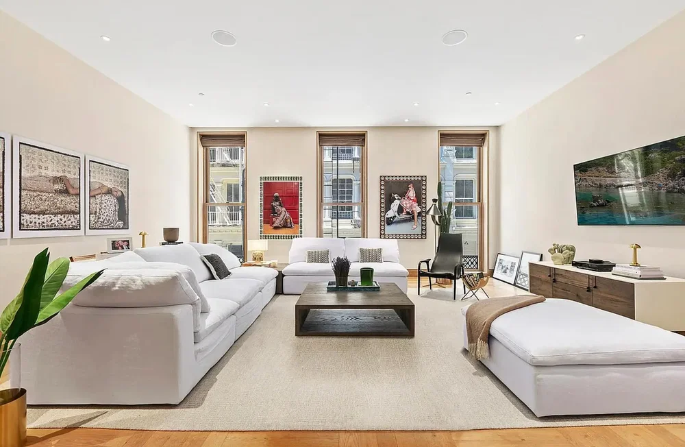 Obývací pokoj; přirozené světlo, moderní styl