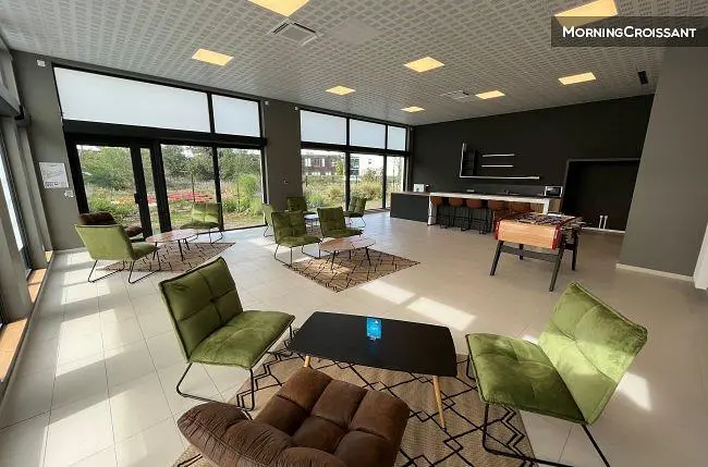 Дневна соба; поглед, природно светло