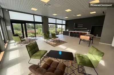 Дневна соба; поглед, природно светло