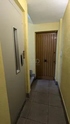 Vestiyer; fayans zemin