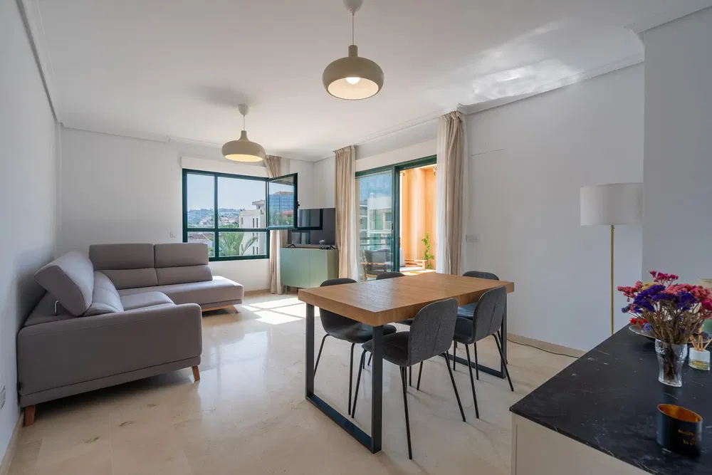 Dnevni boravak; pogled, prirodna svjetlost