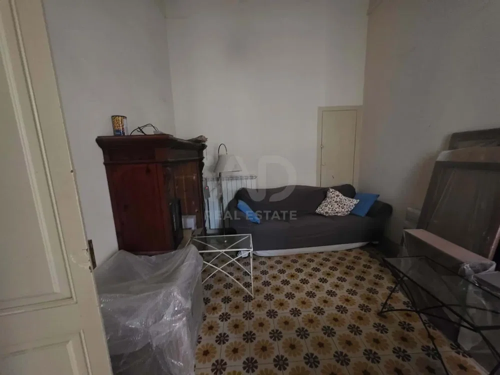 Dnevni boravak; pločice, potrebna renovacija