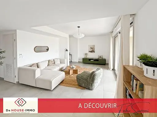 Woonkamer; natuurlijk licht, moderne stijl, tegelvloer