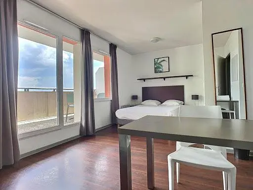 Bedroom; view, wood floor, natural light, modern style