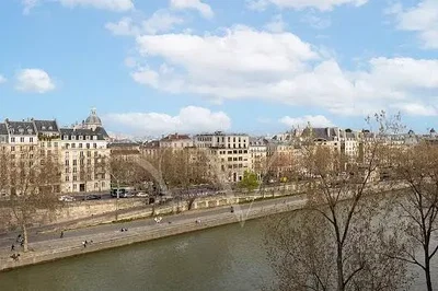 Балкон; поглед