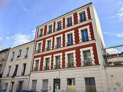 House and surroundings; view